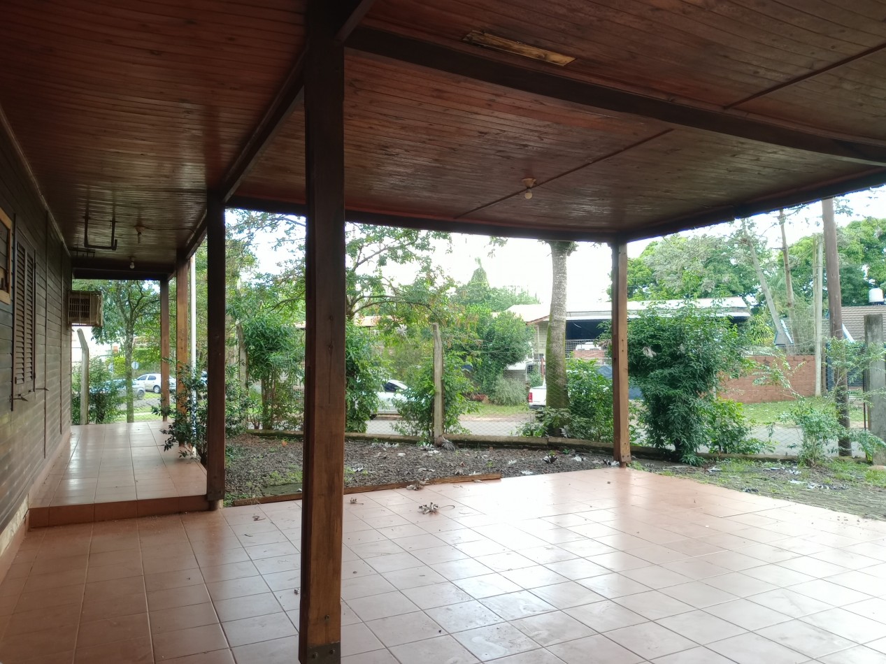 CASA DE 5 DORMITORIOS EN ALQUILER