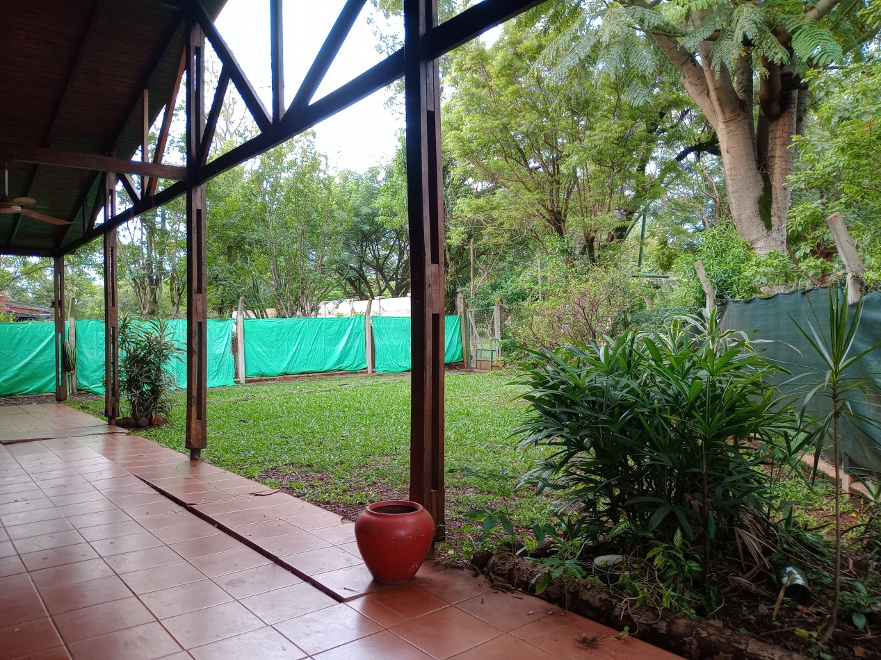 CASA DE 5 DORMITORIOS EN ALQUILER