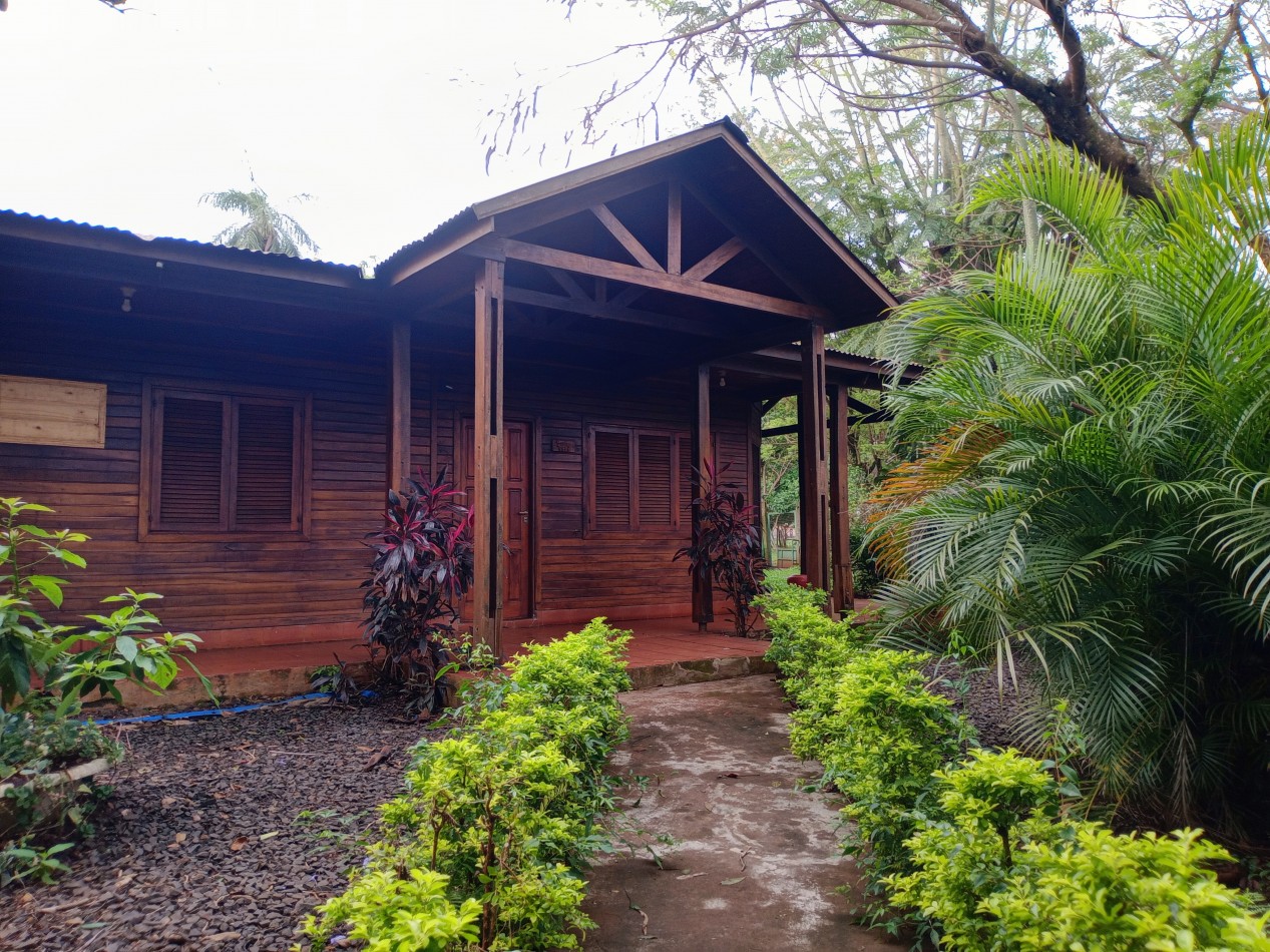 CASA DE 5 DORMITORIOS EN ALQUILER
