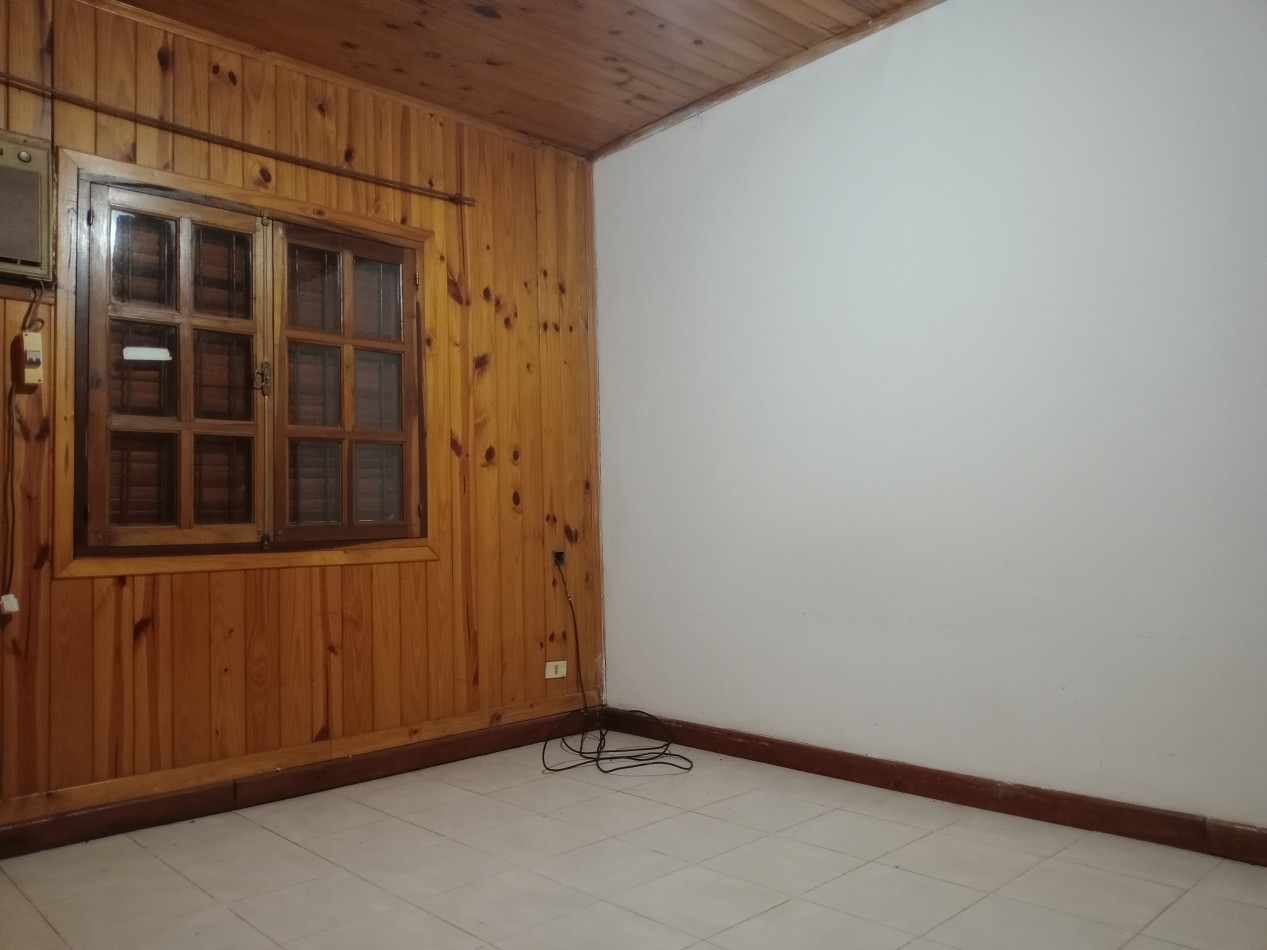 CASA DE 5 DORMITORIOS EN ALQUILER