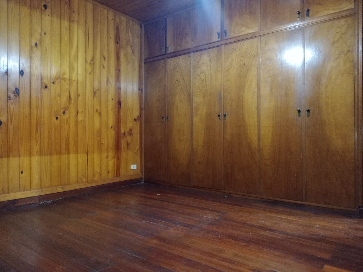 CASA DE 5 DORMITORIOS EN ALQUILER