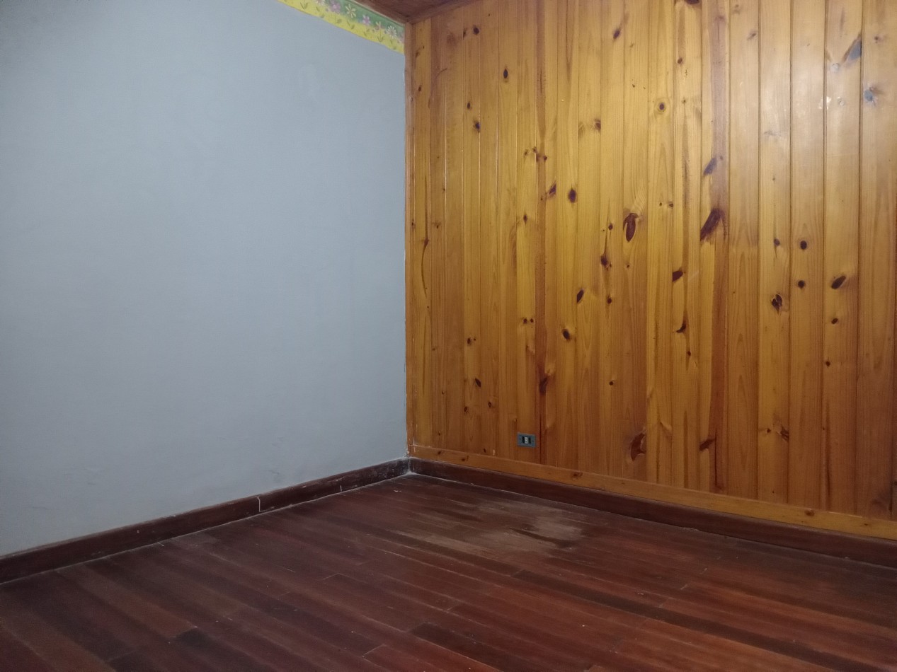 CASA DE 5 DORMITORIOS EN ALQUILER