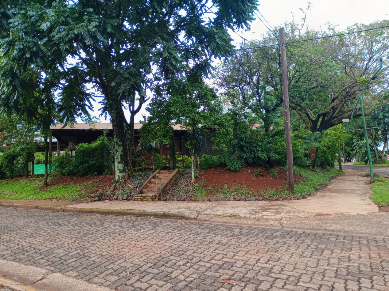 CASA DE 5 DORMITORIOS EN ALQUILER
