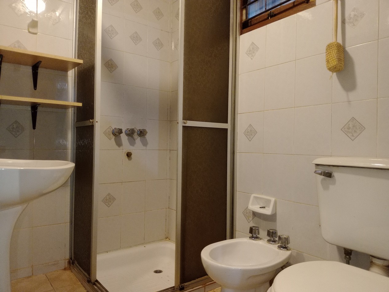 CASA DE 5 DORMITORIOS EN ALQUILER