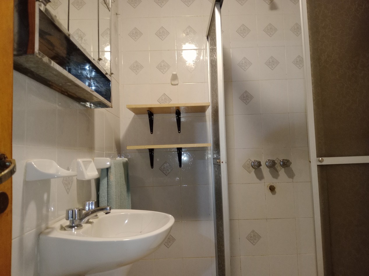 CASA DE 5 DORMITORIOS EN ALQUILER