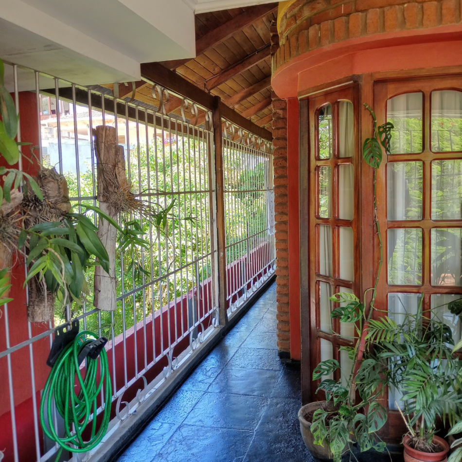 EXCLUSIVA CASA EN VENTA-BAJADA VIEJA CASI COSTANERA
