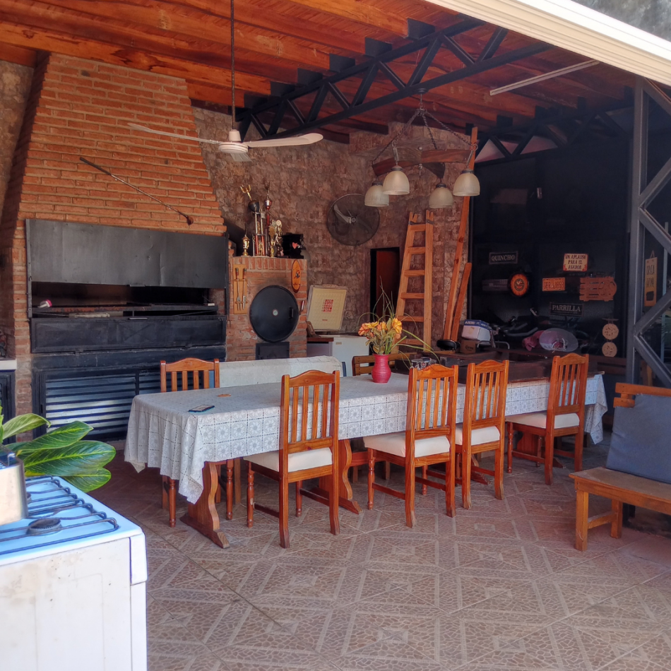 EXCLUSIVA CASA EN VENTA-BAJADA VIEJA CASI COSTANERA