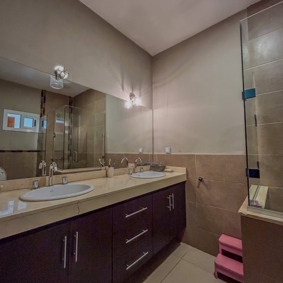 EXCLUSIVA CASA DE 4 DORMITOIROS EN ALQUILER-POSADAS MISIONES