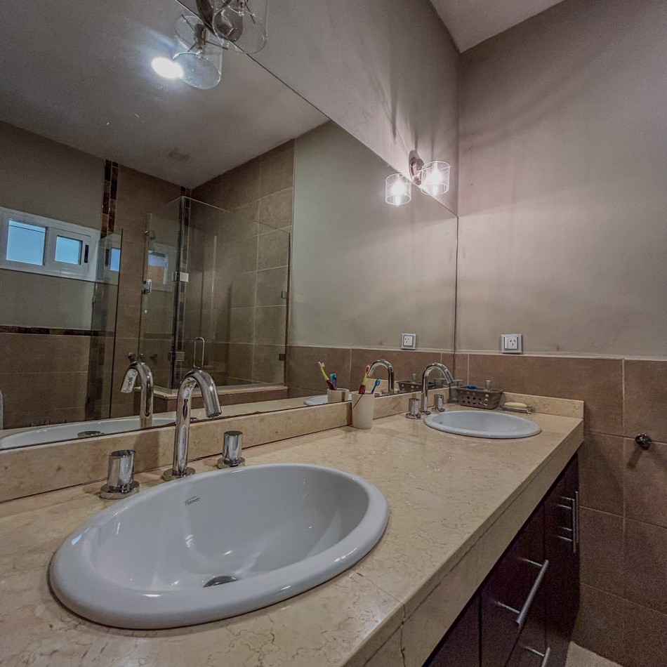 EXCLUSIVA CASA DE 4 DORMITOIROS EN ALQUILER-POSADAS MISIONES
