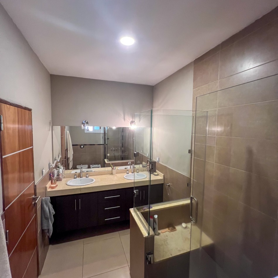EXCLUSIVA CASA DE 4 DORMITOIROS EN ALQUILER-POSADAS MISIONES