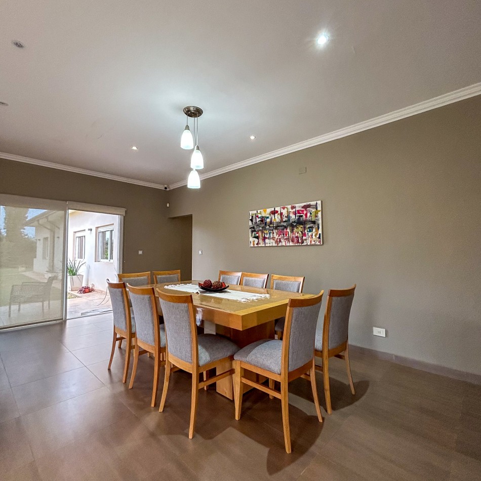 EXCLUSIVA CASA DE 4 DORMITOIROS EN ALQUILER-POSADAS MISIONES