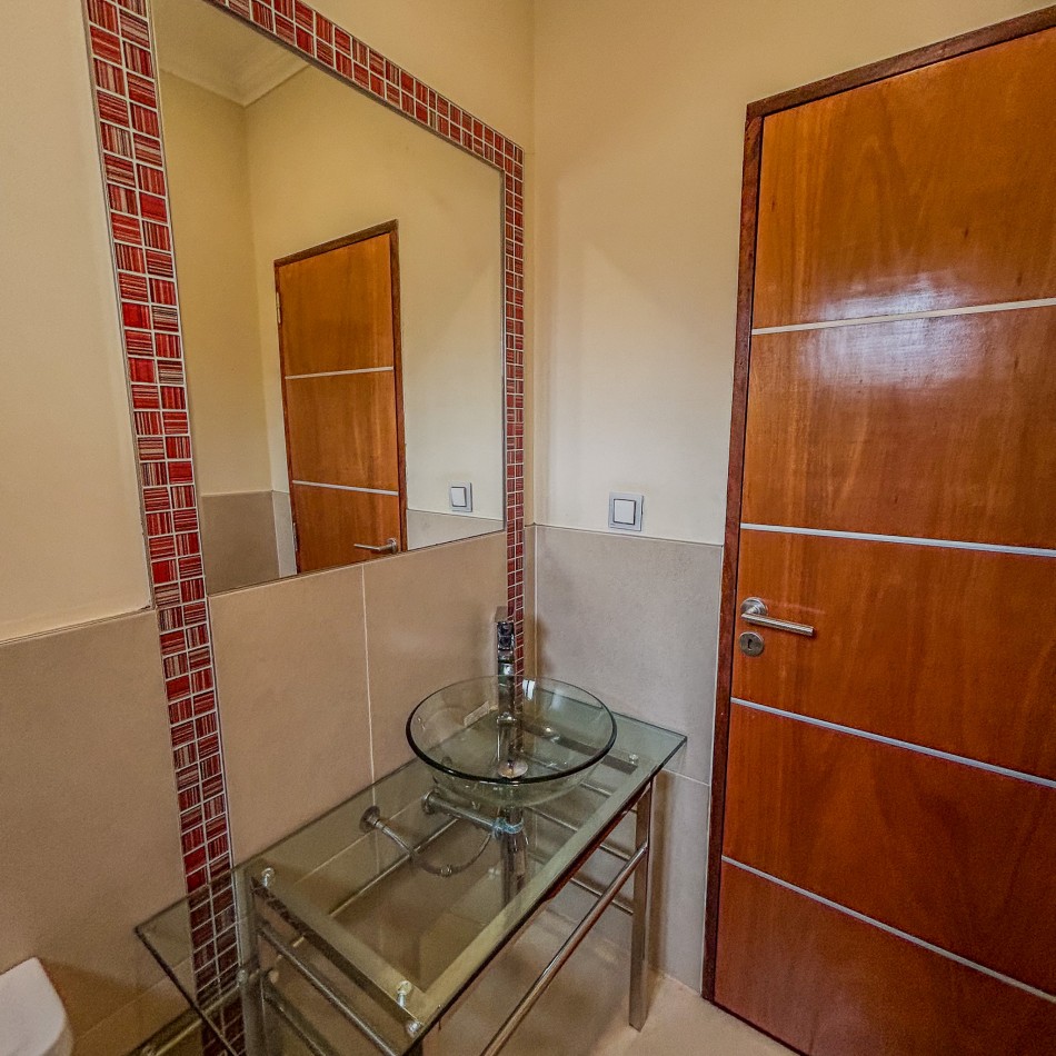 EXCLUSIVA CASA DE 4 DORMITOIROS EN ALQUILER-POSADAS MISIONES