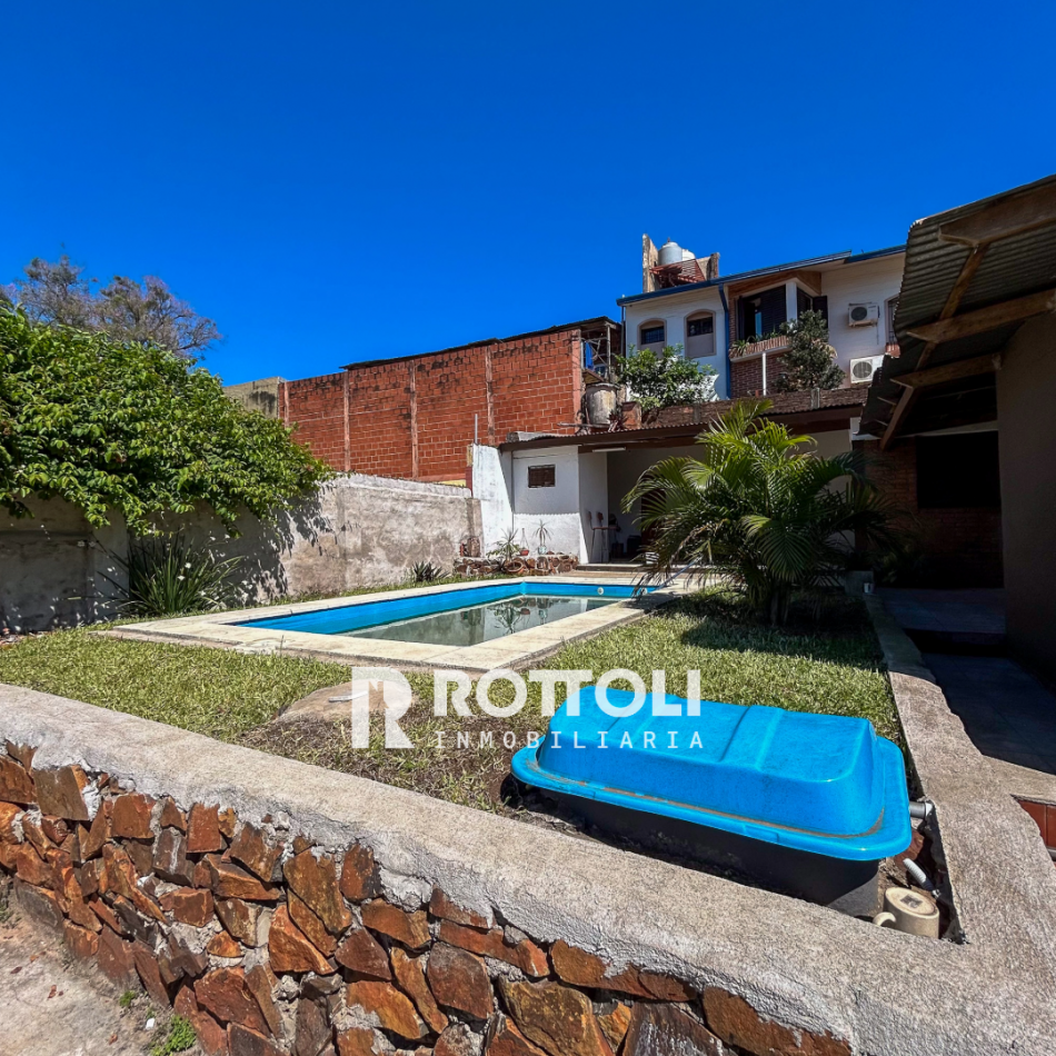 HERMOSA CASA DE TRES DORMITORIOS CON COCHERA DOBLE EN VENTA-POSADAS MISIONES