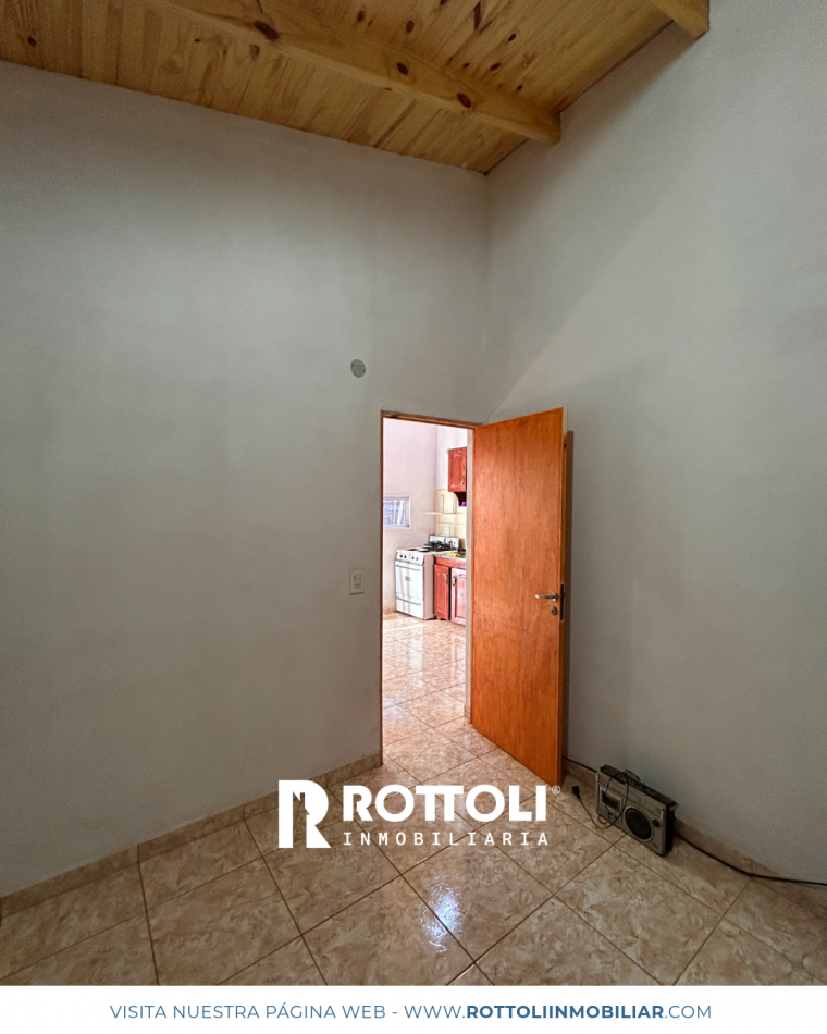 CASA DE DOS DORMITORIOS EN ALQUILER