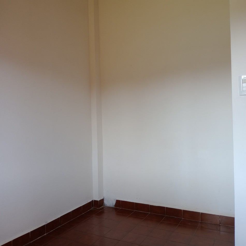 CASA DE DOS DORMITORIOS EN ALQUILER