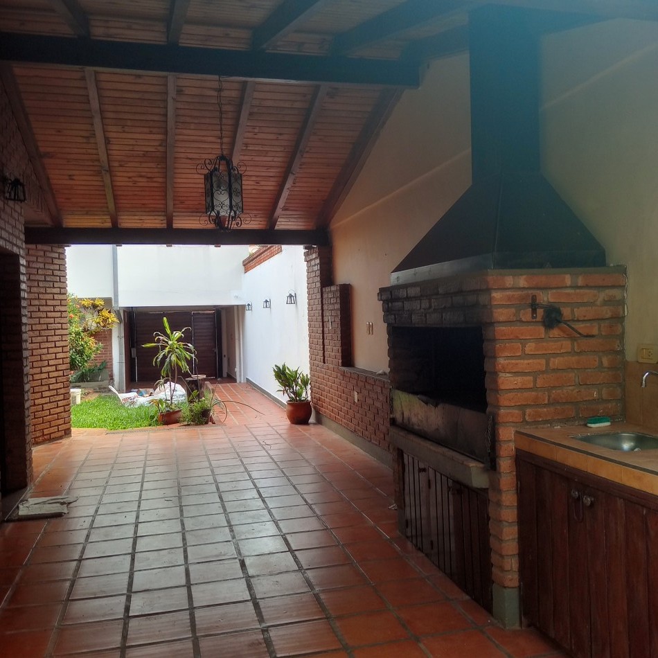 EXCLUSIVA CASA EN ALQUILER
