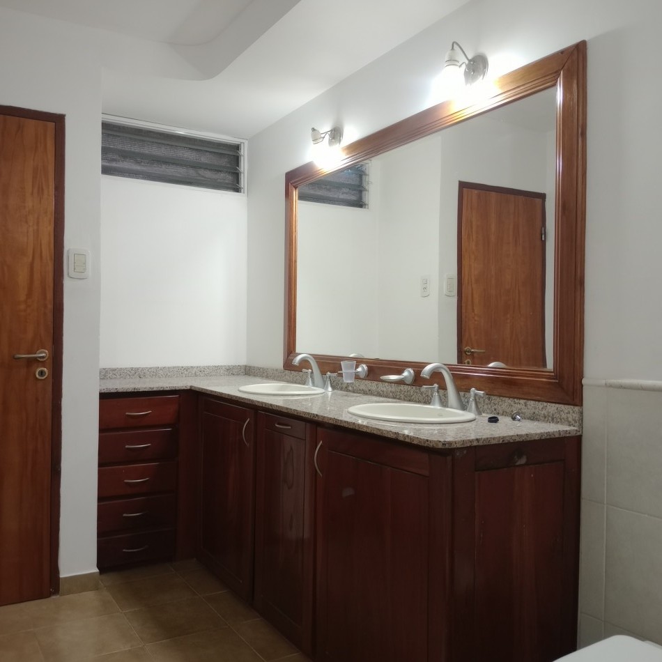 EXCLUSIVA CASA EN ALQUILER