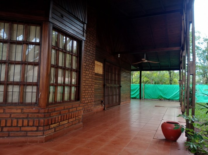 CASA DE 5 DORMITORIOS EN ALQUILER