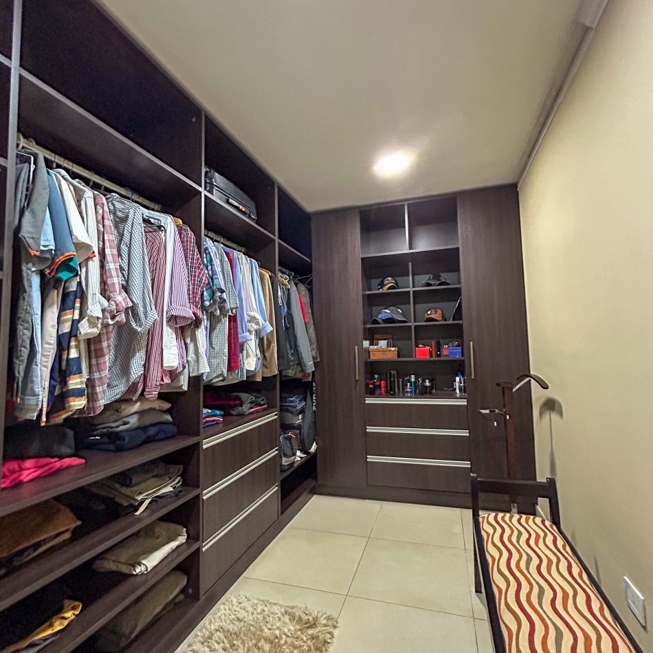 EXCLUSIVA CASA DE 4 DORMITOIROS EN VENTA-POSADAS MISIONES