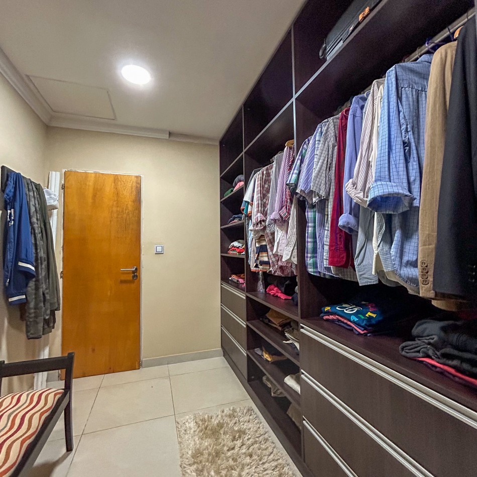 EXCLUSIVA CASA DE 4 DORMITOIROS EN VENTA-POSADAS MISIONES