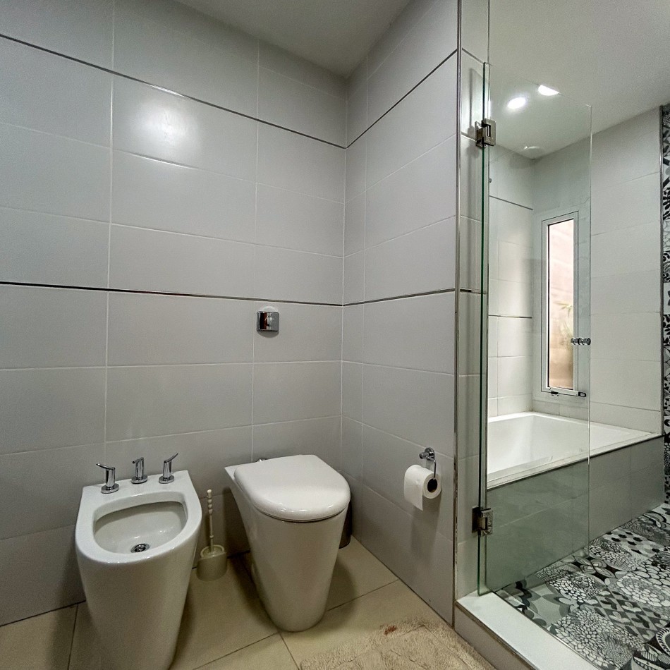 EXCLUSIVA CASA DE 4 DORMITOIROS EN VENTA-POSADAS MISIONES