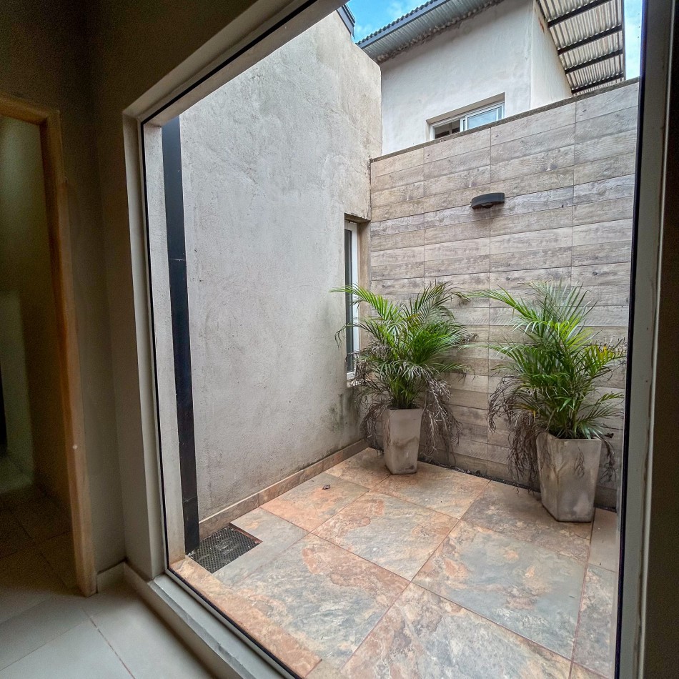 EXCLUSIVA CASA DE 4 DORMITOIROS EN VENTA-POSADAS MISIONES