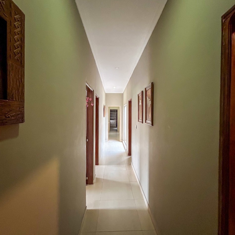 EXCLUSIVA CASA DE 4 DORMITOIROS EN VENTA-POSADAS MISIONES