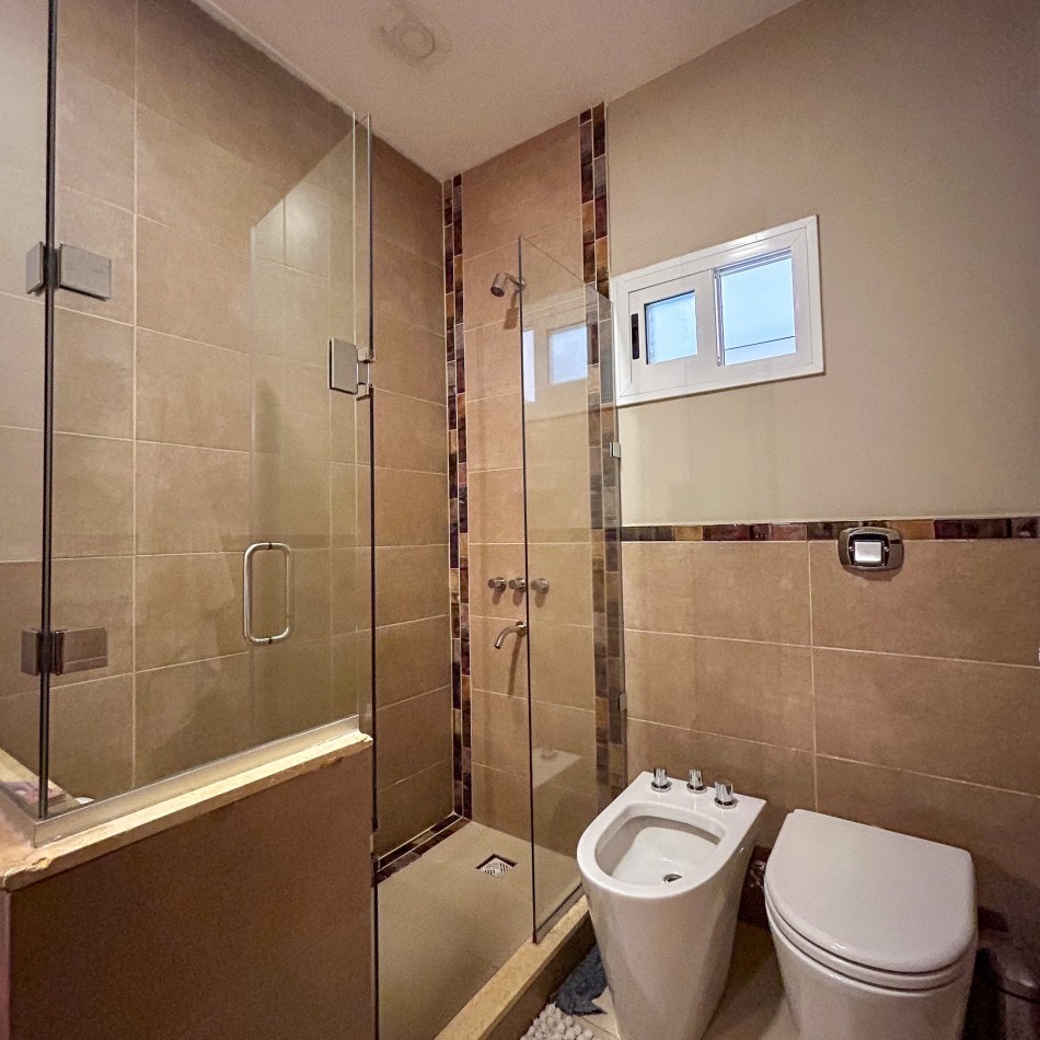 EXCLUSIVA CASA DE 4 DORMITOIROS EN VENTA-POSADAS MISIONES