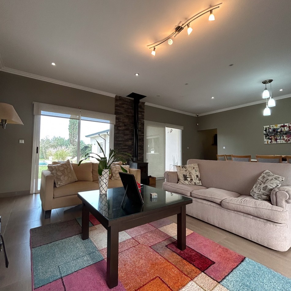 EXCLUSIVA CASA DE 4 DORMITOIROS EN VENTA-POSADAS MISIONES