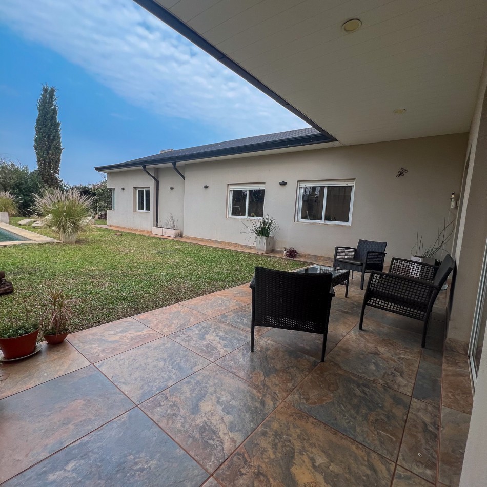EXCLUSIVA CASA DE 4 DORMITOIROS EN VENTA-POSADAS MISIONES