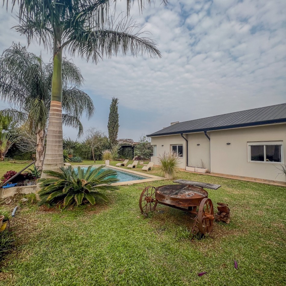 EXCLUSIVA CASA DE 4 DORMITOIROS EN VENTA-POSADAS MISIONES