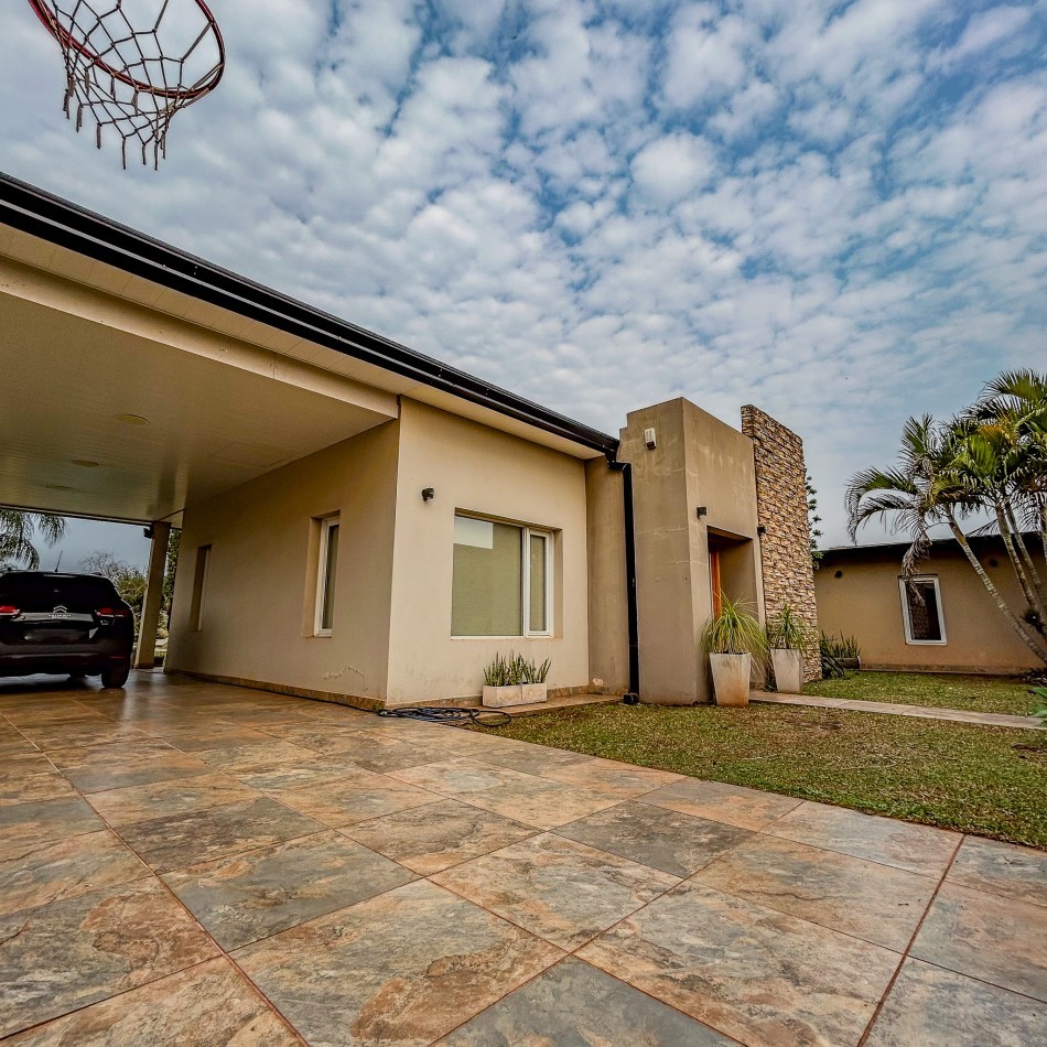 EXCLUSIVA CASA DE 4 DORMITOIROS EN VENTA-POSADAS MISIONES