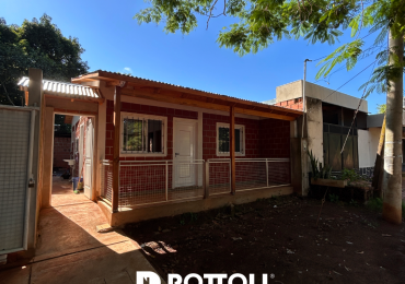 CASA DE DOS DORMITORIOS EN ALQUILER